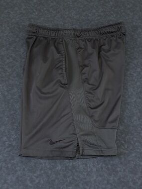 Men's Nike Dry-Fit Training Shorts 9" inseam - Size Large